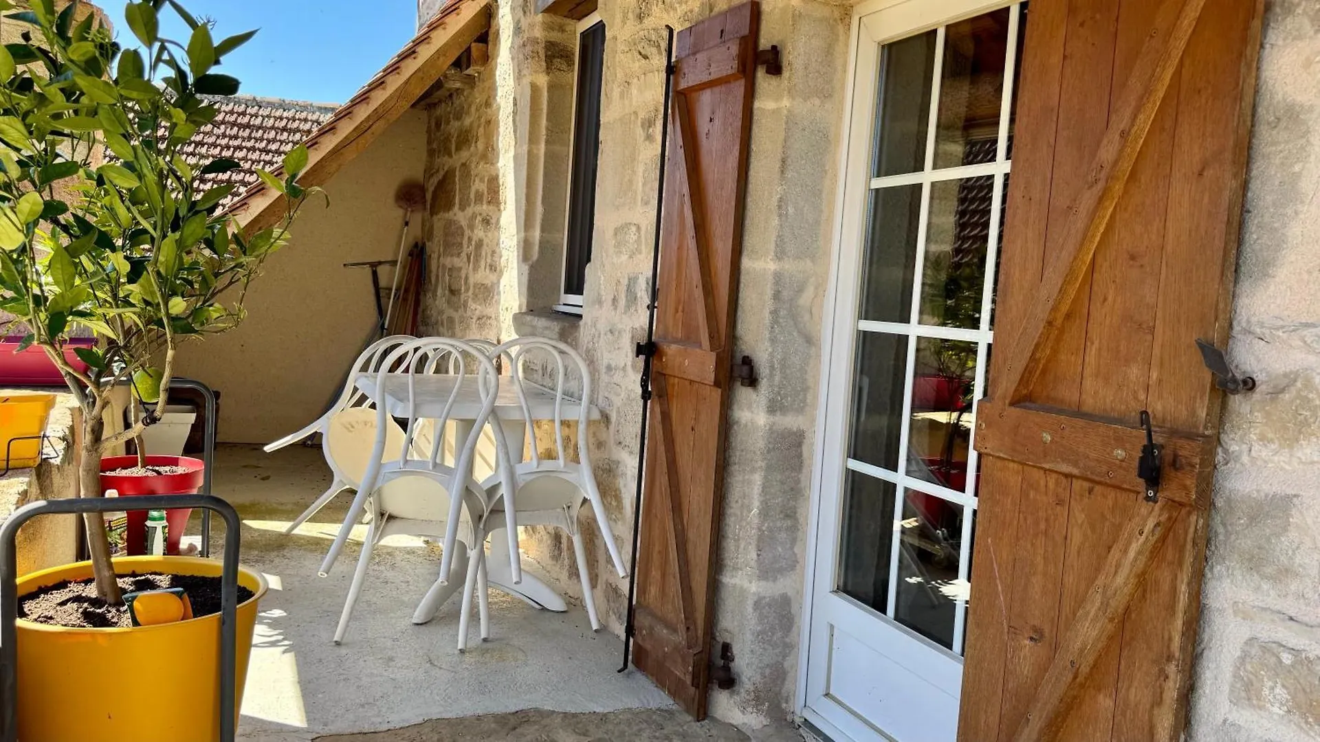 Holiday home Maison De Charme Piscine Couverte Chauffee Mayrinhac-Lentour